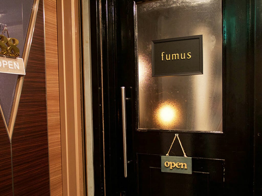 フムス梅田お初天神