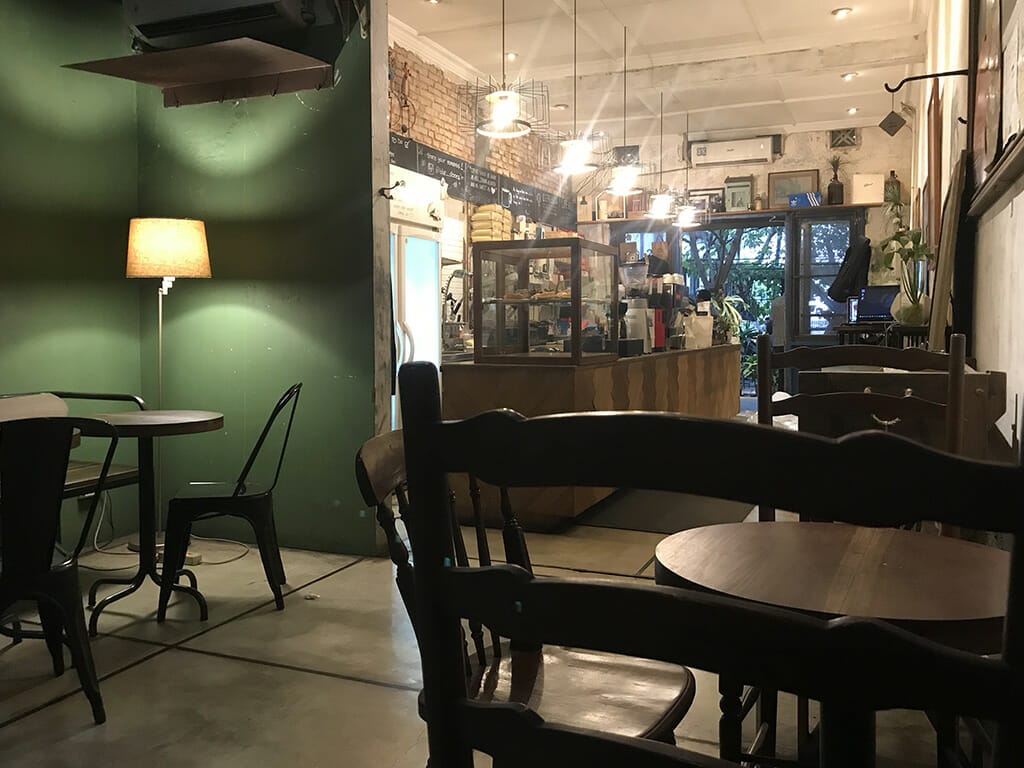 バンドンのカフェ「Bluedoors」
