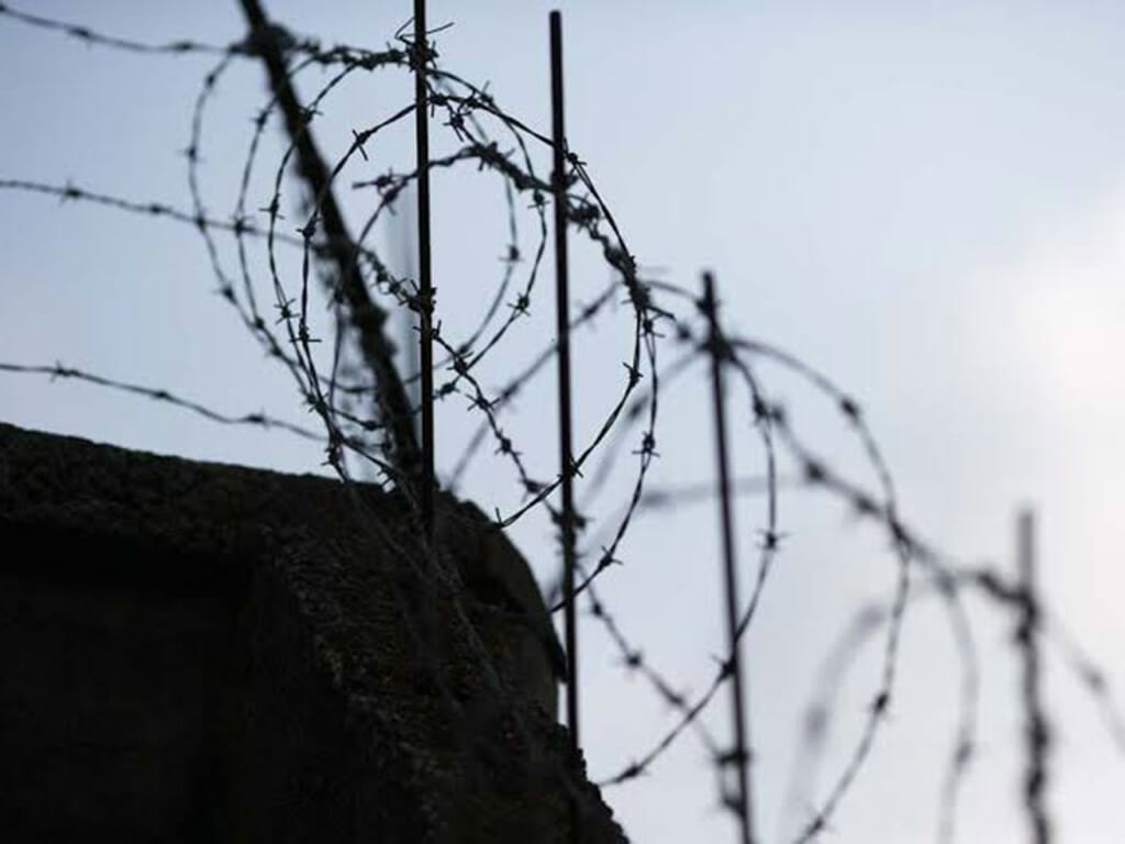 越えられない対立