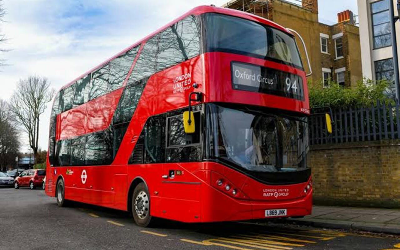 BYD製の電動化されたロンドンバス