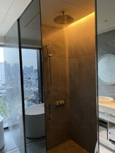 W大阪の客室（スペクタキュラー）のバスルーム